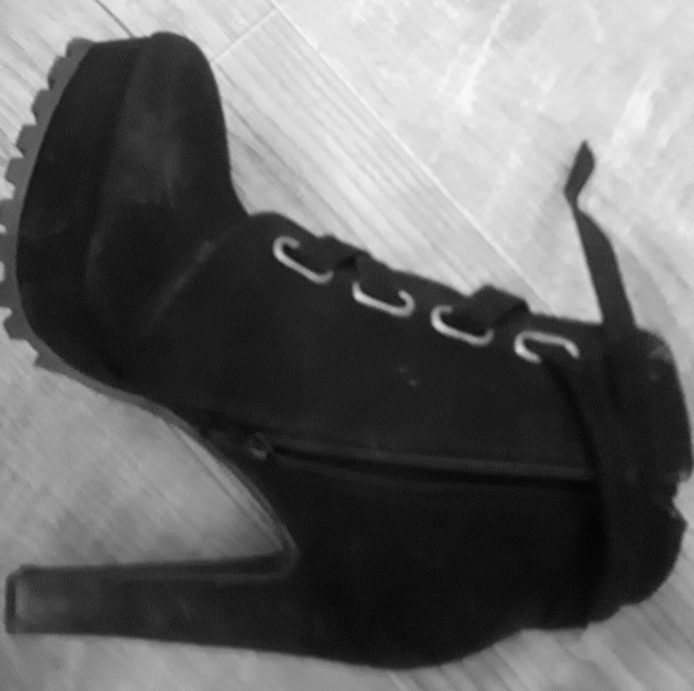 Healed booties